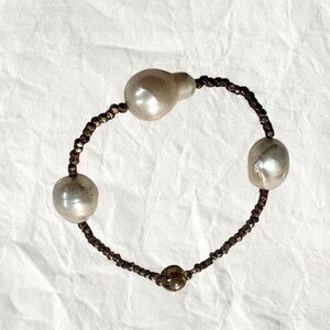 Elegant Pearl and Gold Beaded Bracelet